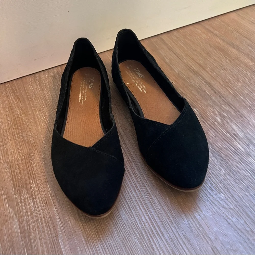 TOMS Black Suede Ballet Flats Size 9 - Picture 3 of 7